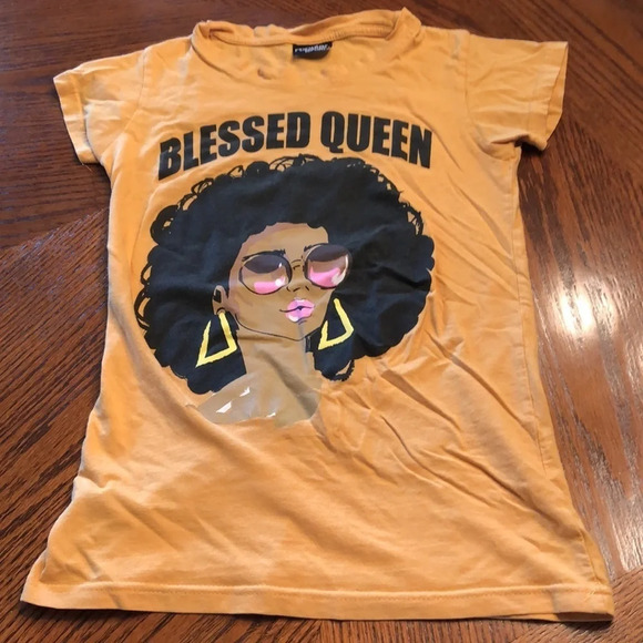 Blessed Queen Tee Shirt Small - Picture 2 of 6